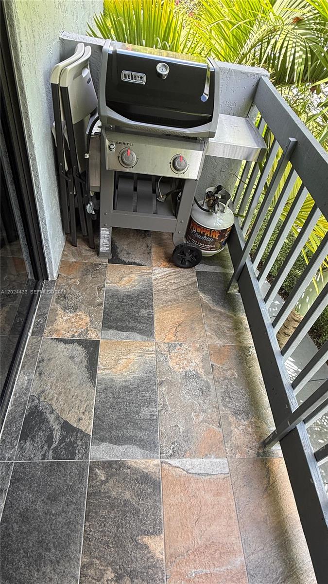 TREASURE OF KENDALL CONDO - Residential