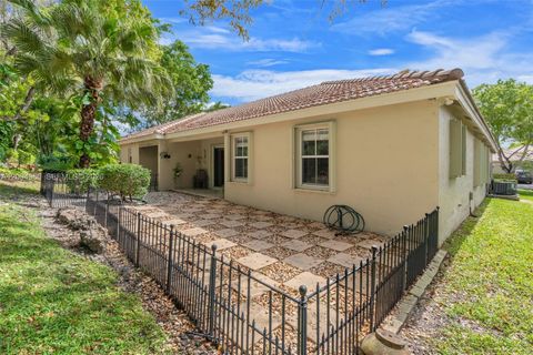 Tiny photo for 4108 Pine Ridge Ln, Weston, FL 33331 (MLS # A12004986)