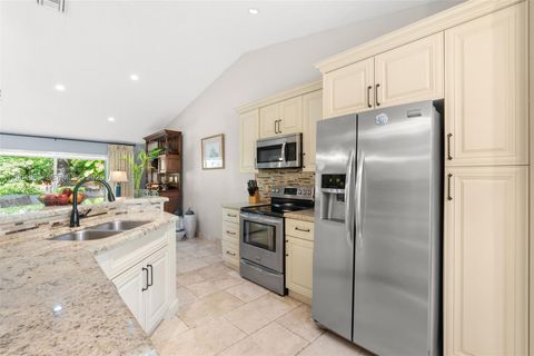 Tiny photo for 4108 Pine Ridge Ln, Weston, FL 33331 (MLS # A12004986)