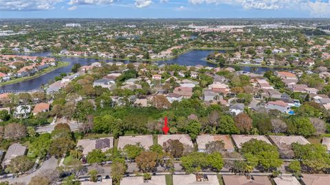 Tiny photo for 4108 Pine Ridge Ln, Weston, FL 33331 (MLS # A12004986)