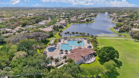 Tiny photo for 4108 Pine Ridge Ln, Weston, FL 33331 (MLS # A12004986)