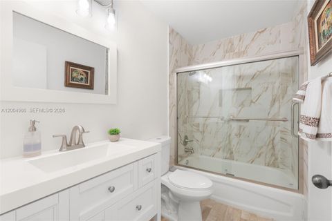 Tiny photo for 4108 Pine Ridge Ln, Weston, FL 33331 (MLS # A12004986)