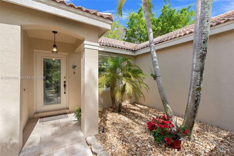 Tiny photo for 4108 Pine Ridge Ln, Weston, FL 33331 (MLS # A12004986)