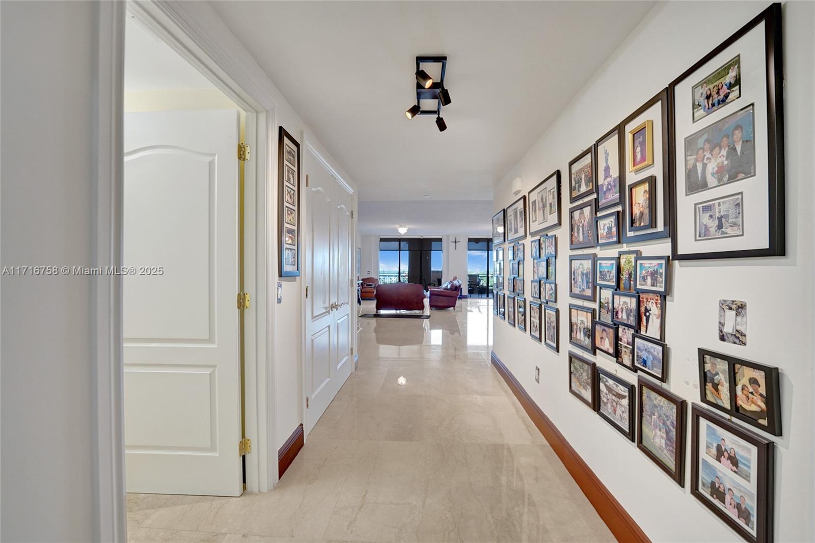 VILLAS OF POSITANO CONDO - Residential