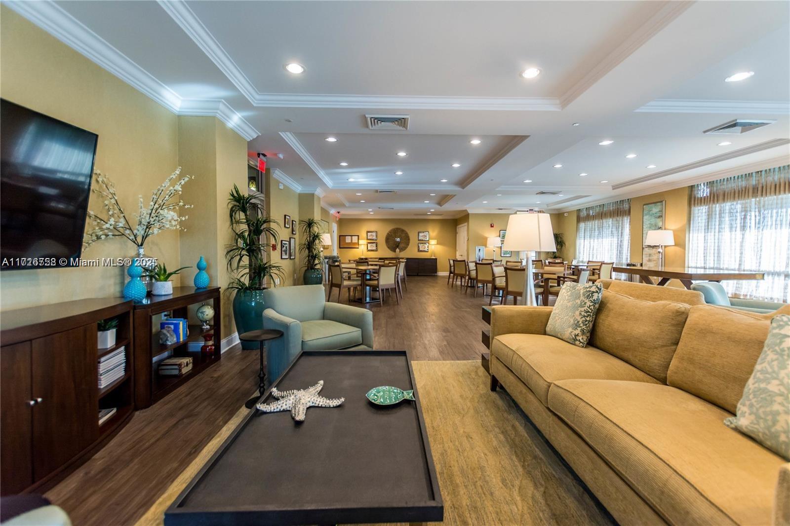 VILLAS OF POSITANO CONDO - Residential