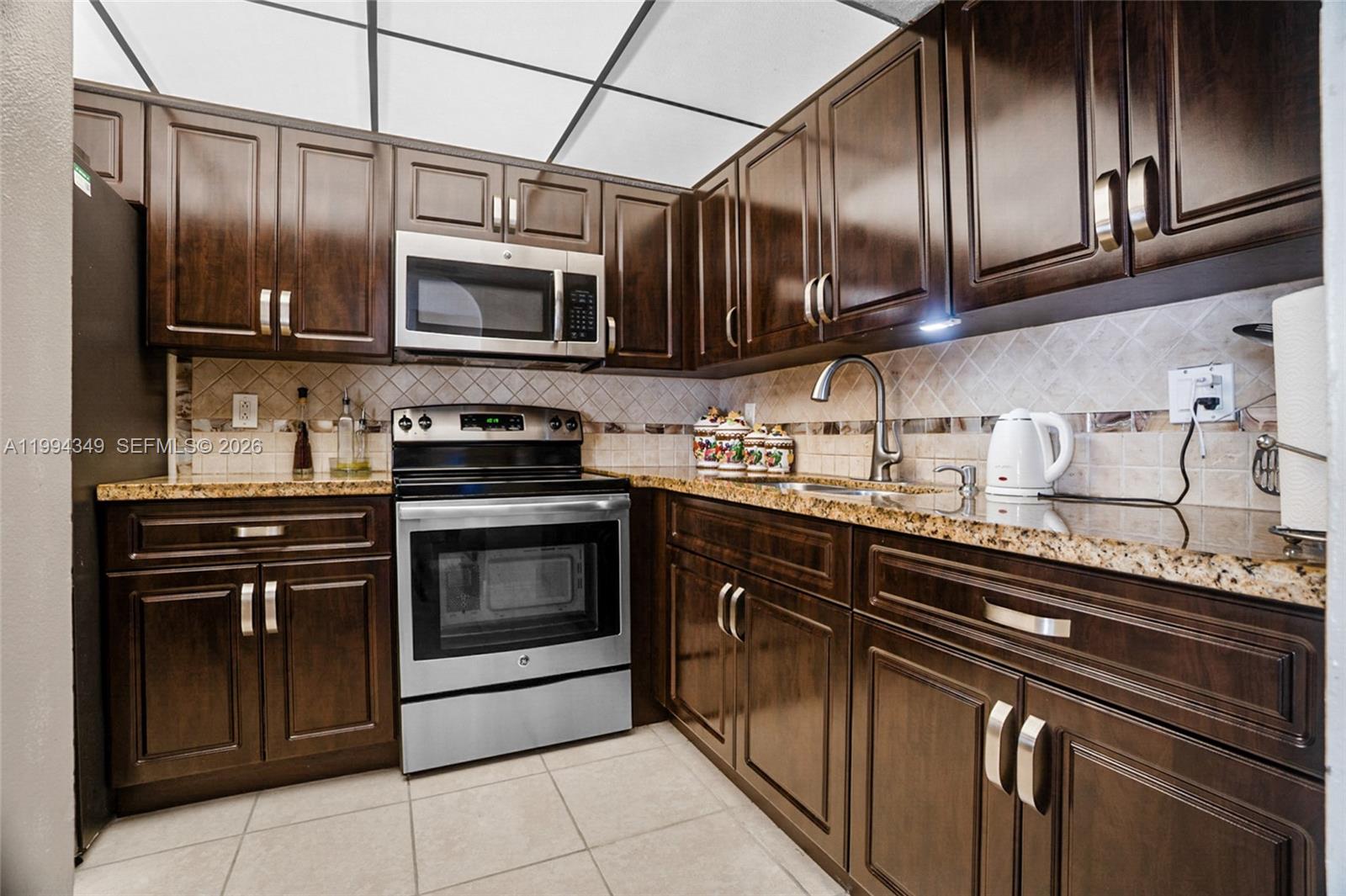 TOWNHOMES OF ORIOLE II - Residential