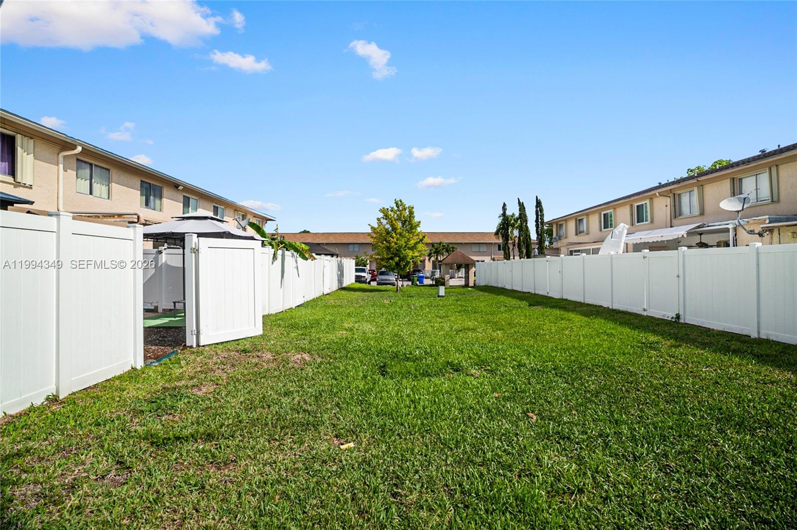 TOWNHOMES OF ORIOLE II - Residential