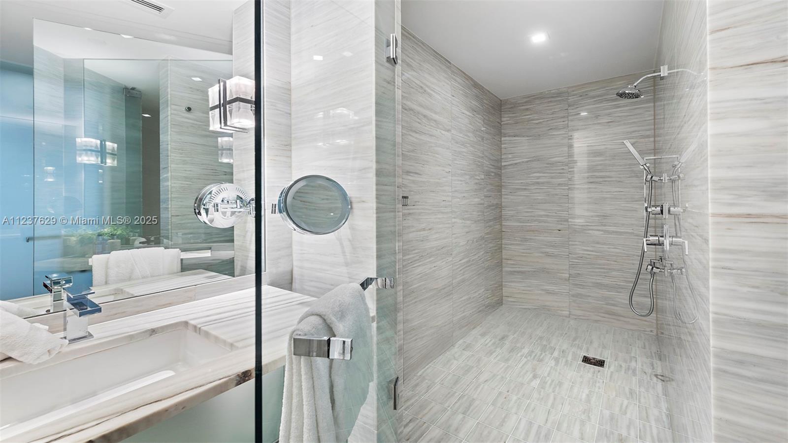 2201 COLLINS AVE CONDO - Residential Lease