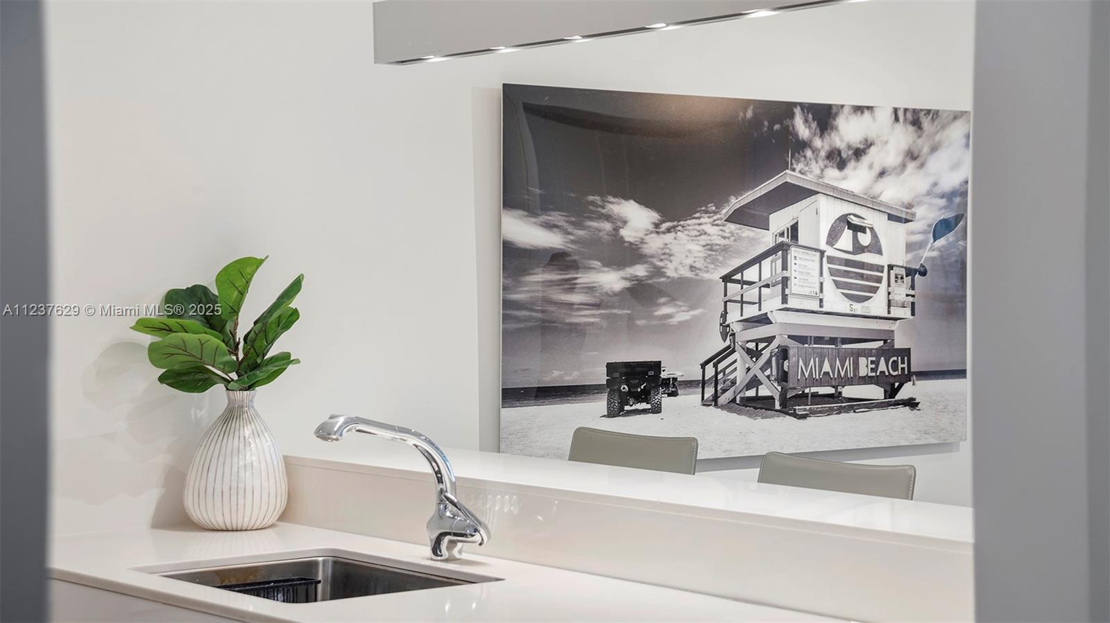 2201 COLLINS AVE CONDO - Residential Lease