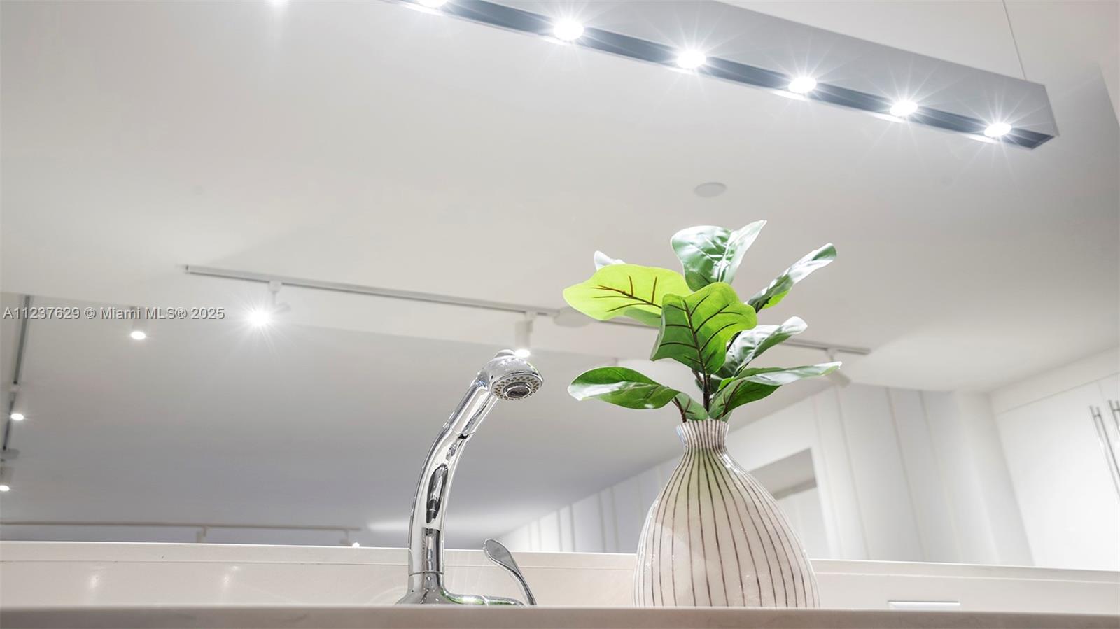 2201 COLLINS AVE CONDO - Residential Lease