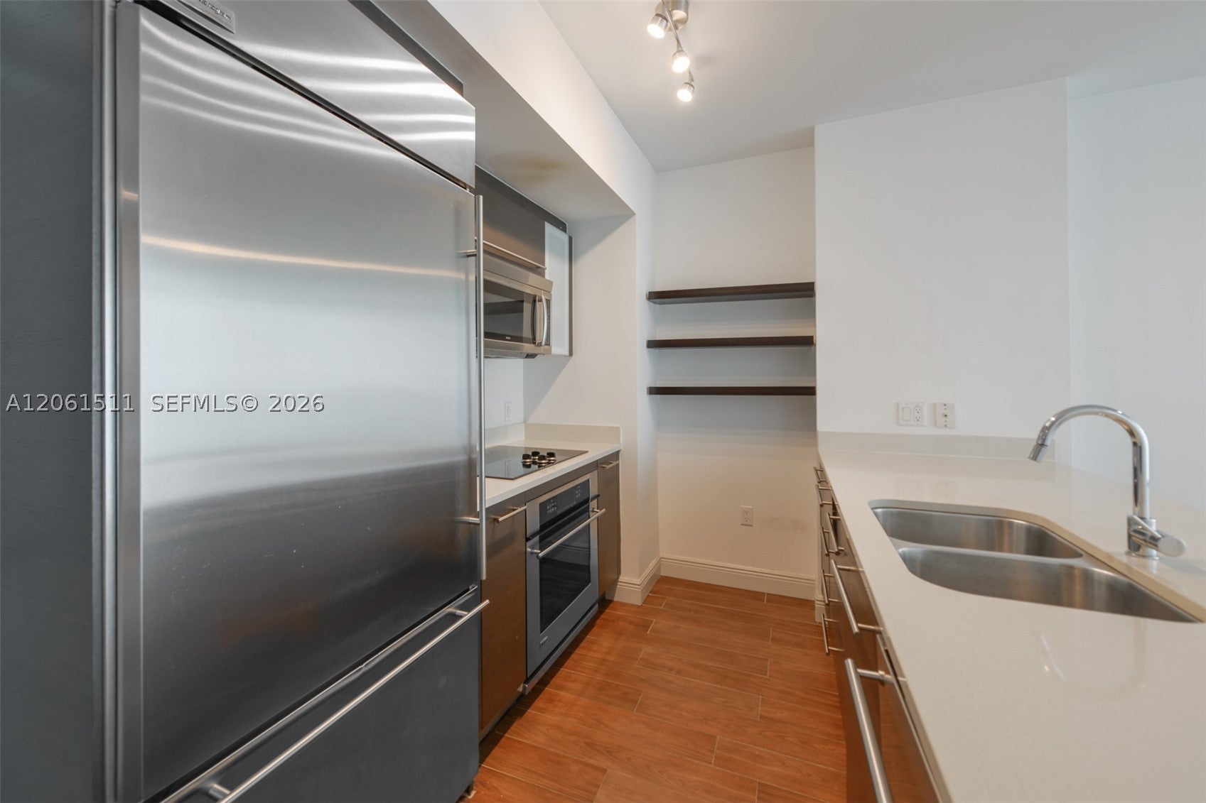 500 Brickell Ave 2407