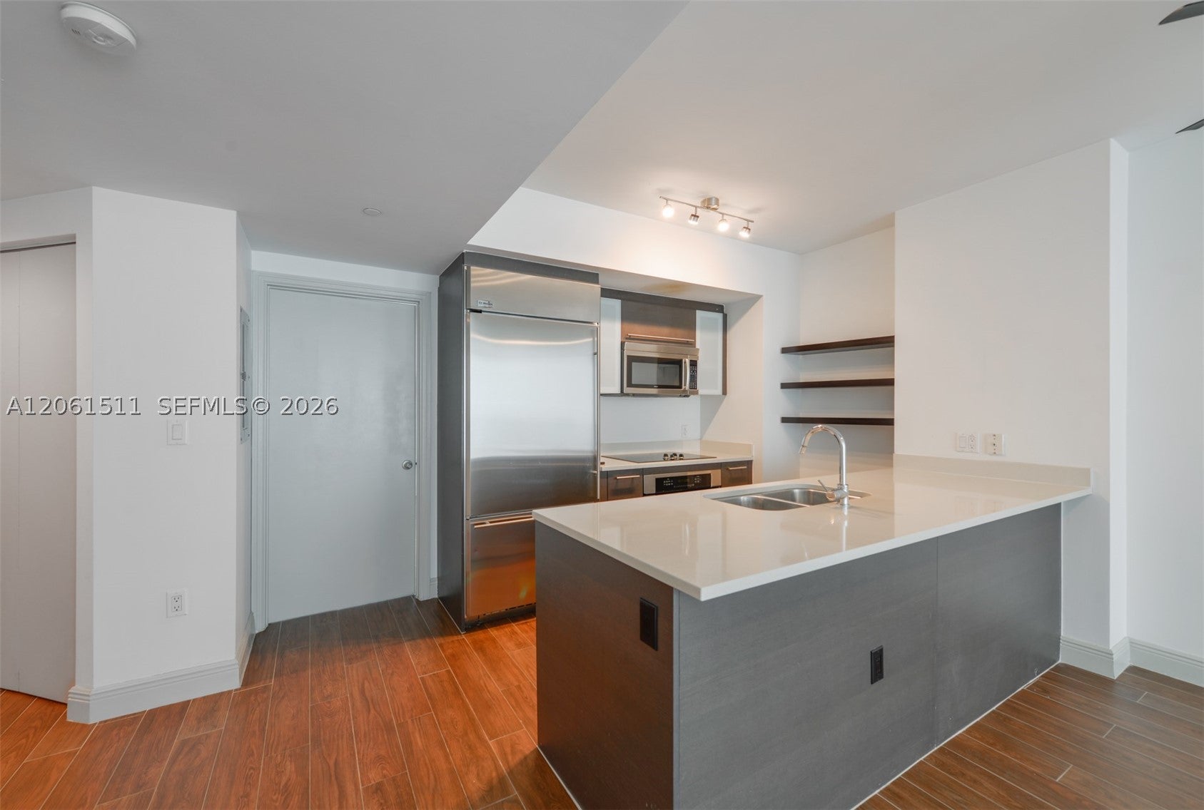 500 Brickell Ave 2407