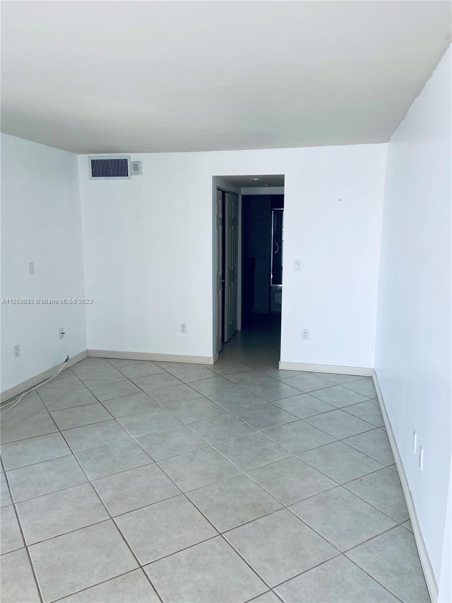 BAYVIEW TERR CONDO - Residential