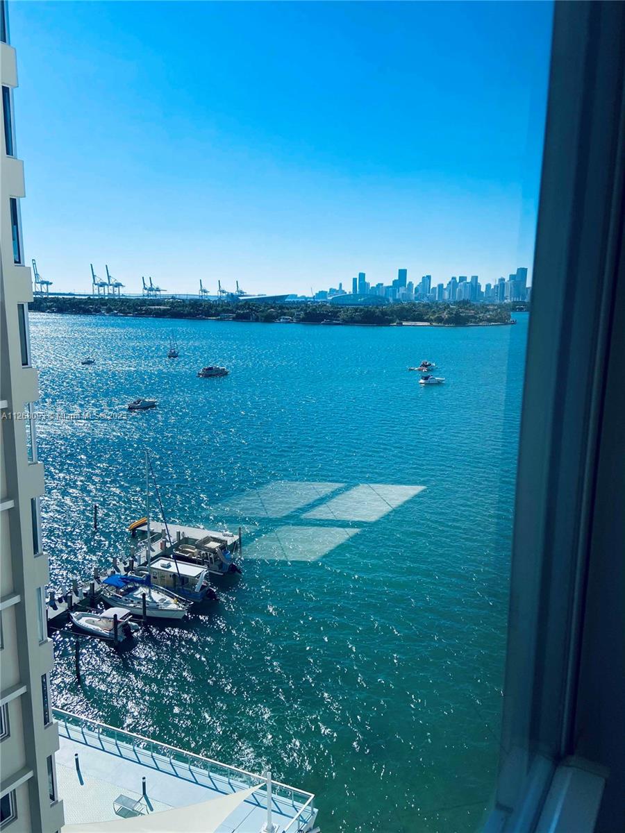 BAYVIEW TERR CONDO - Residential