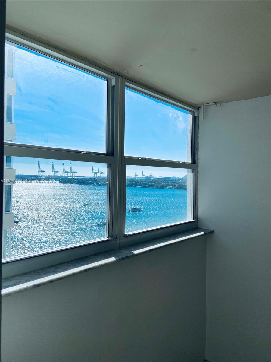 BAYVIEW TERR CONDO - Residential