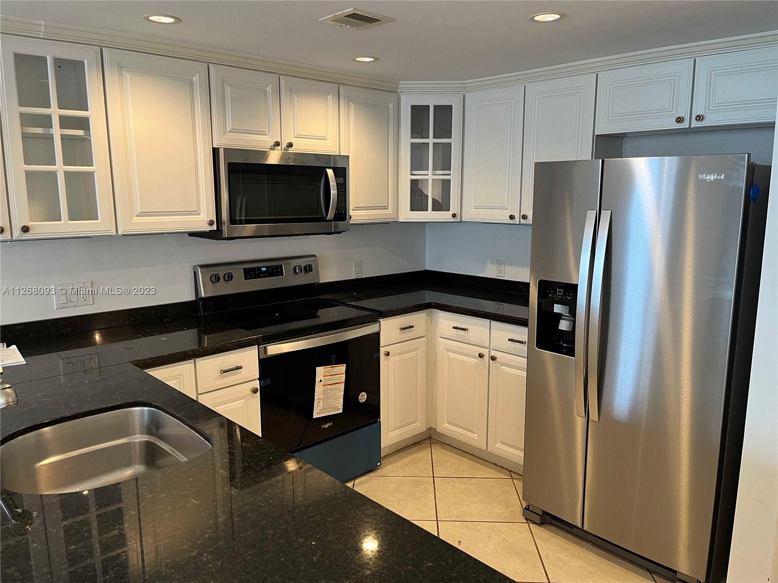 BAYVIEW TERR CONDO - Residential