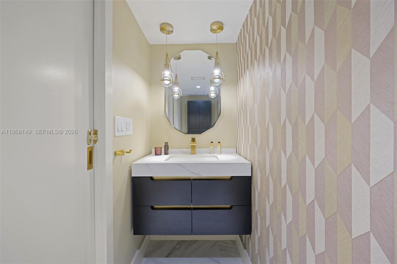 STANTON HOUSE CONDO - Residential