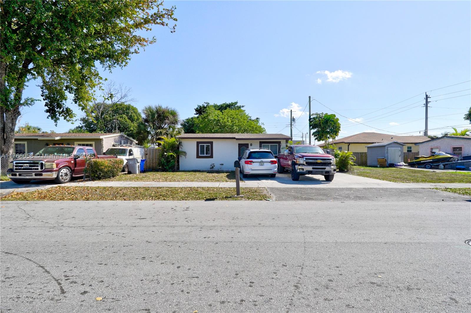 2862 NW 4th St