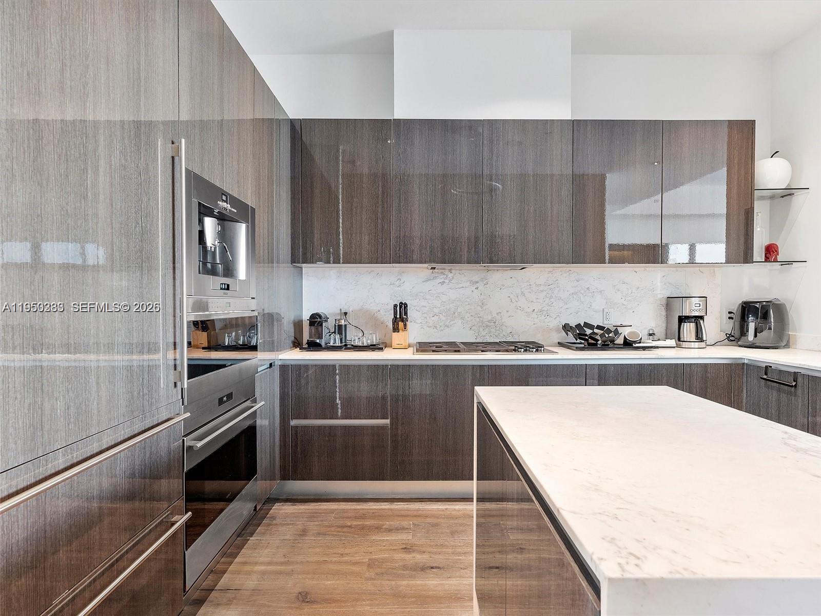 ECHO CONDO - Residential