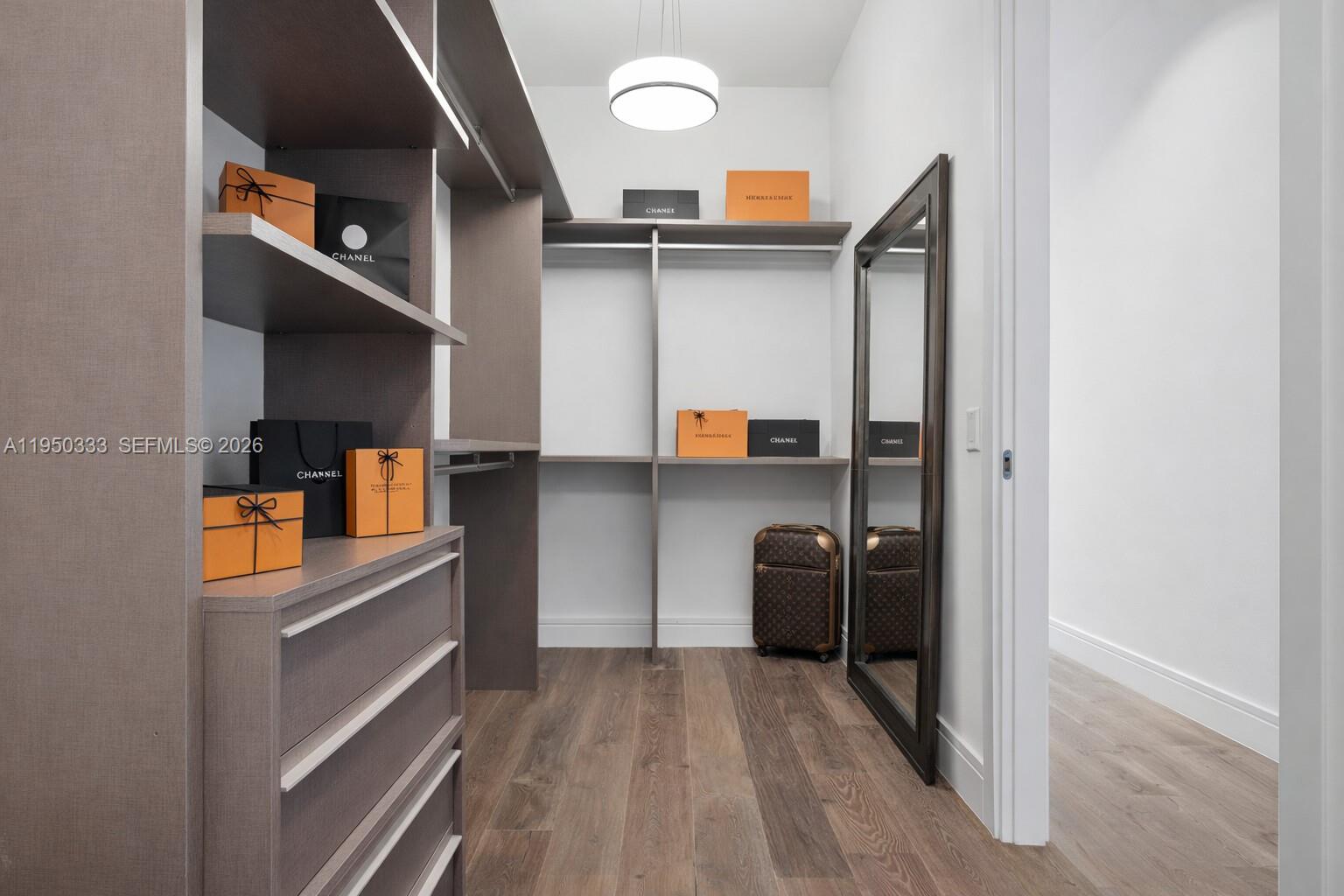 ECHO CONDO - Residential