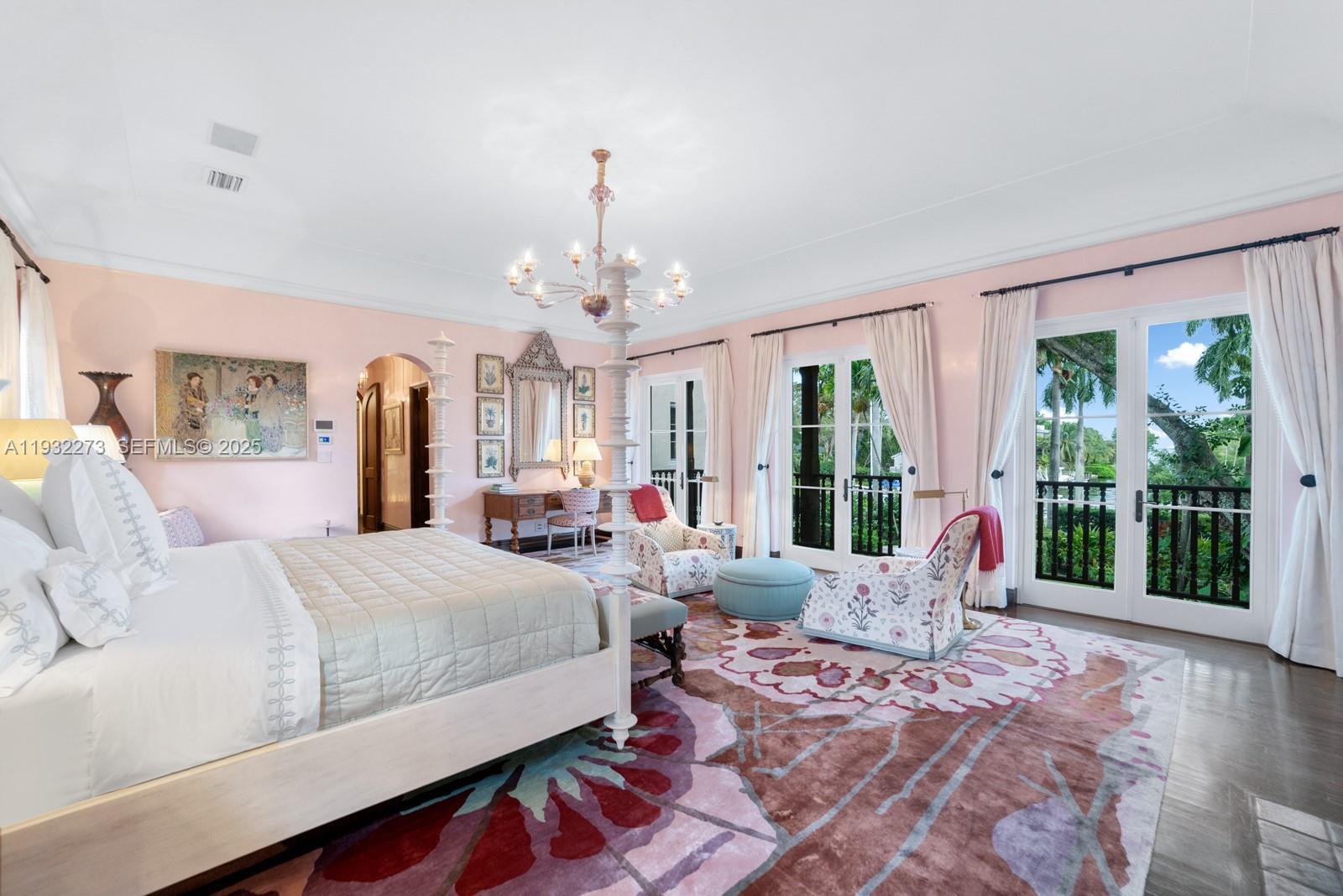 THE MOORINGS - Residential