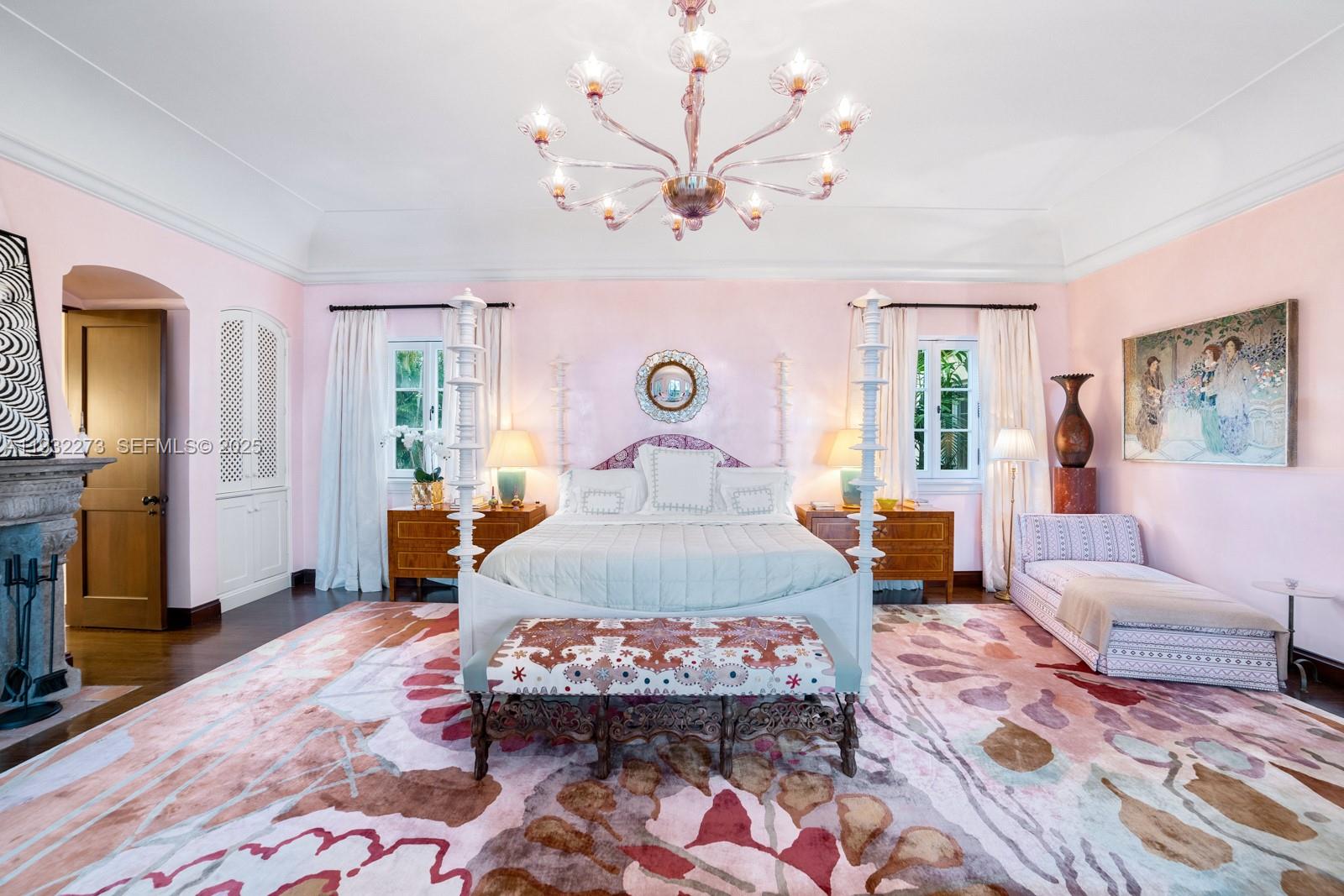 THE MOORINGS - Residential