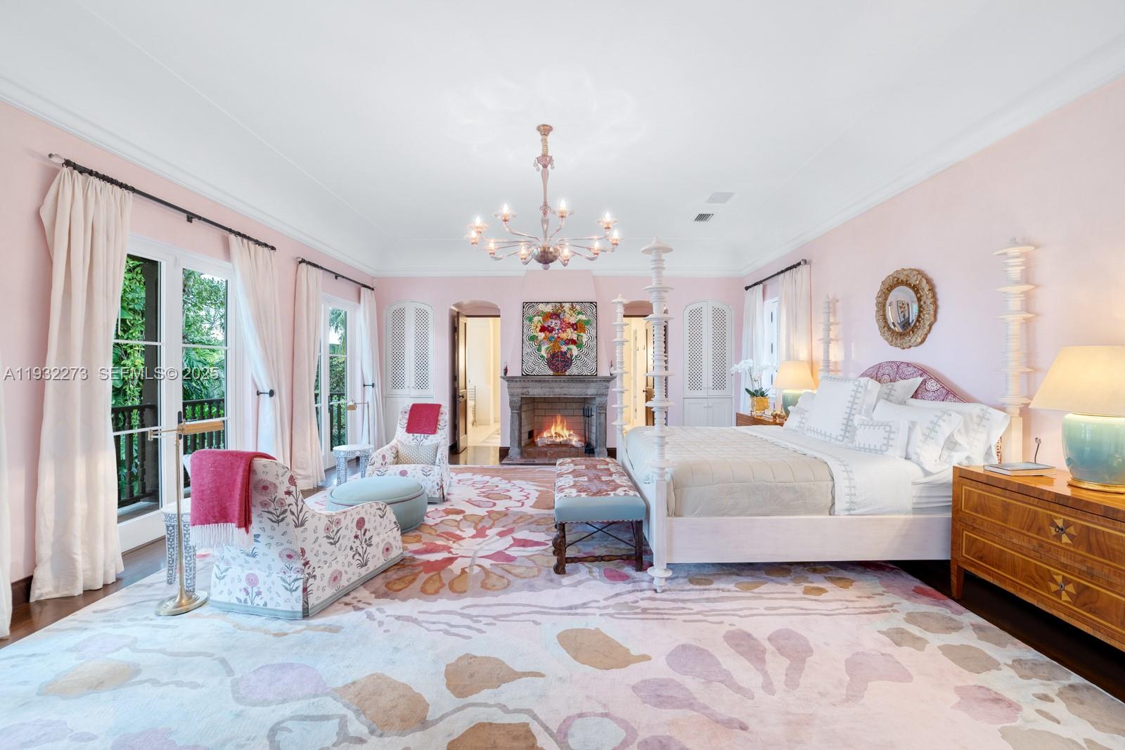 THE MOORINGS - Residential