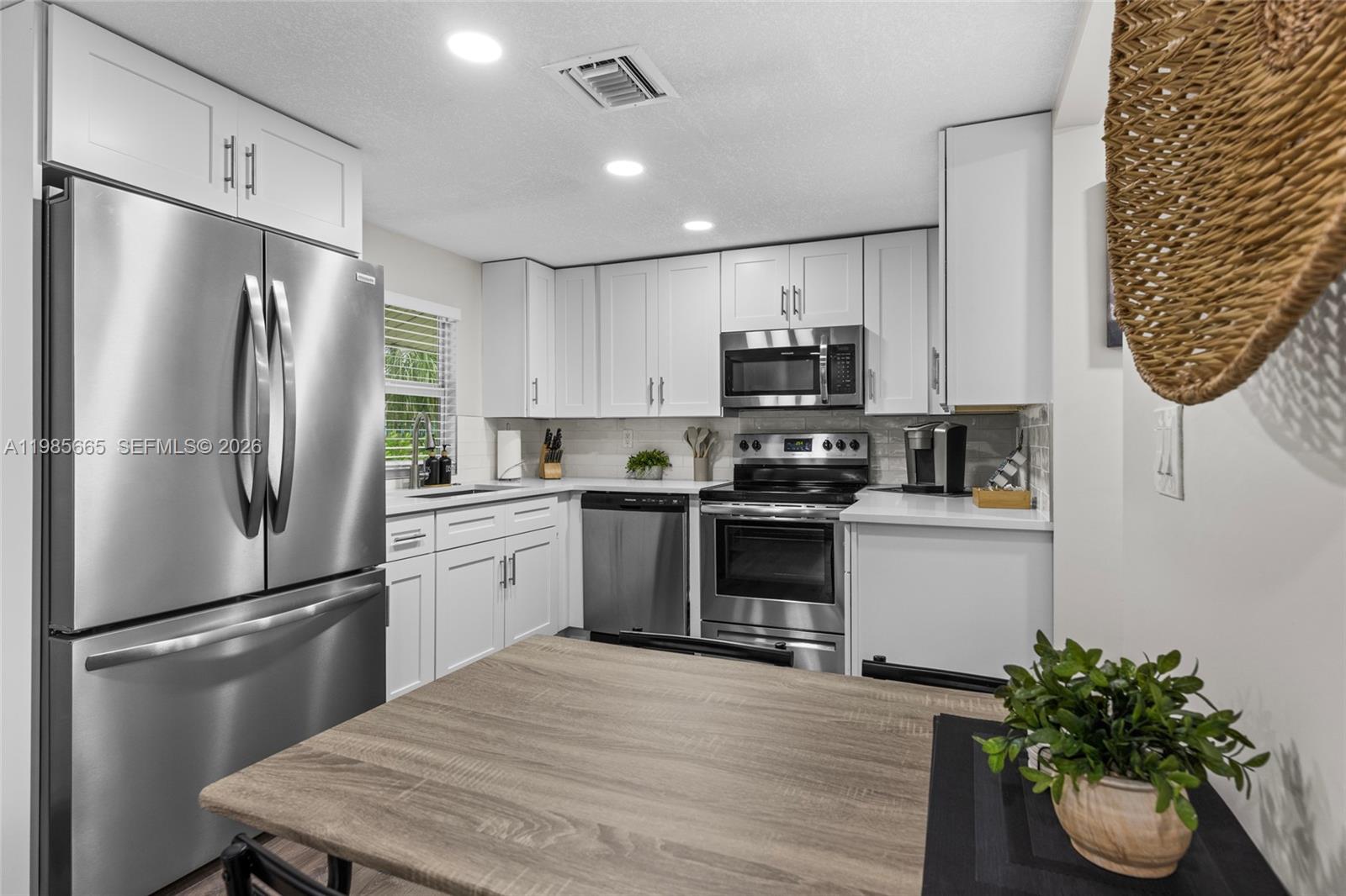 ABYSSINIA PARK - Residential Lease