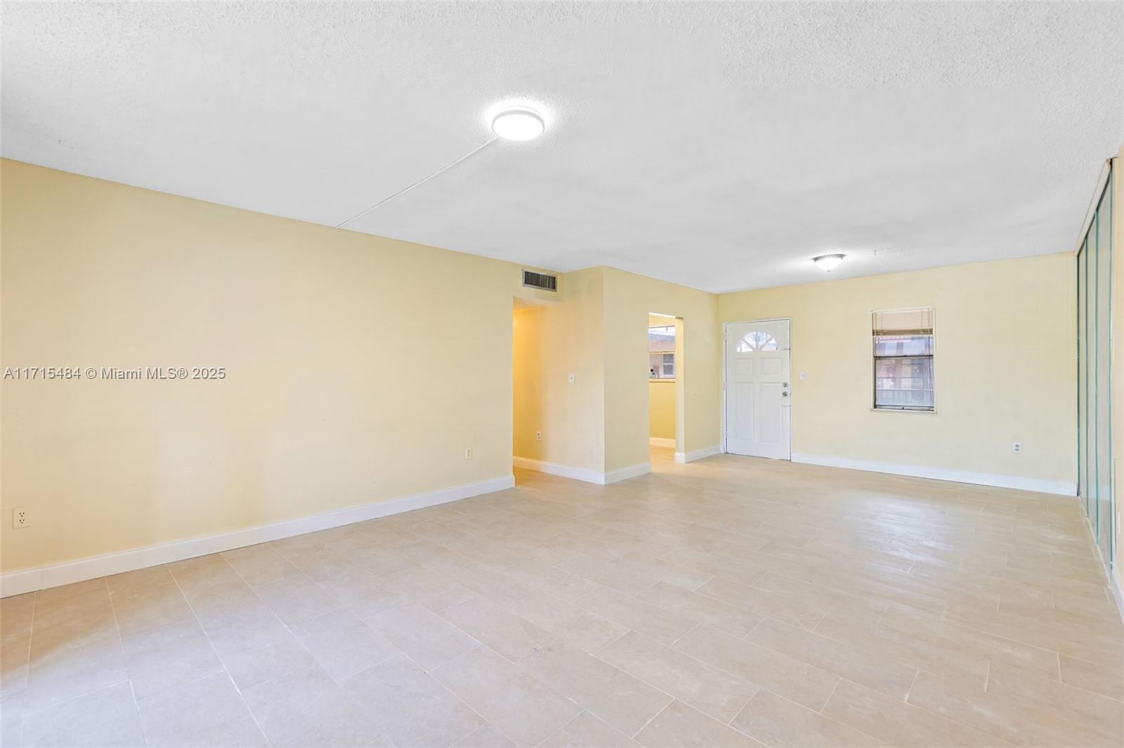 SOMERSET AT LAUDERDALE LA - Residential Lease