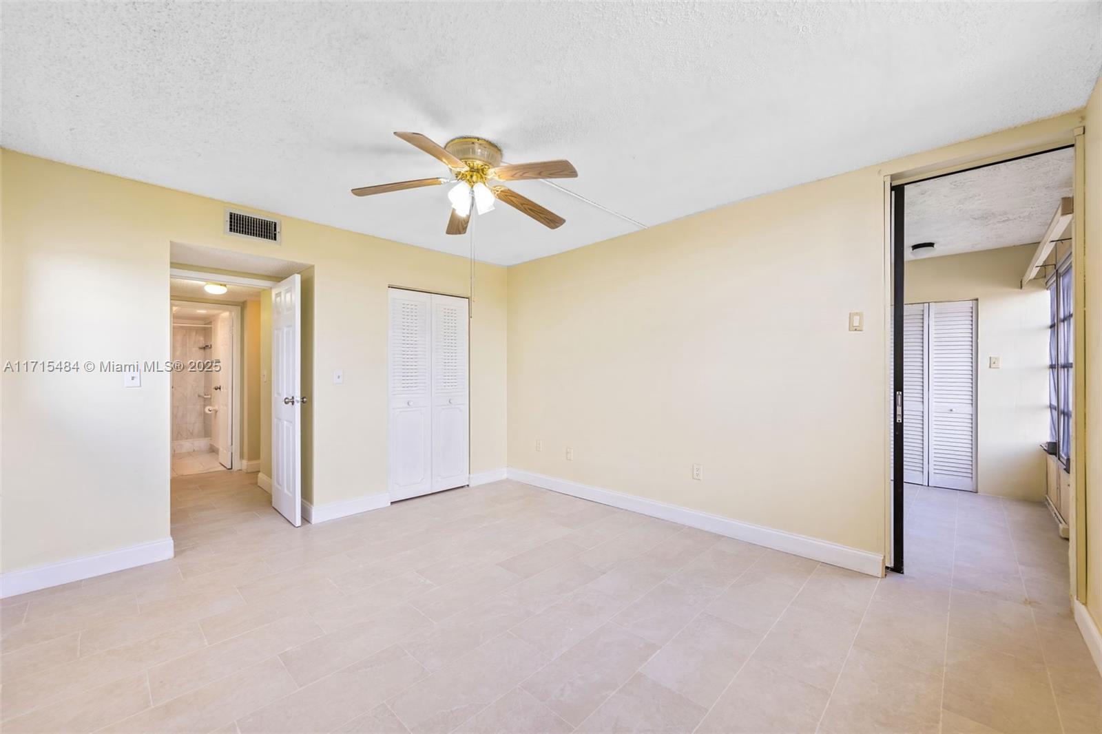 SOMERSET AT LAUDERDALE LA - Residential Lease