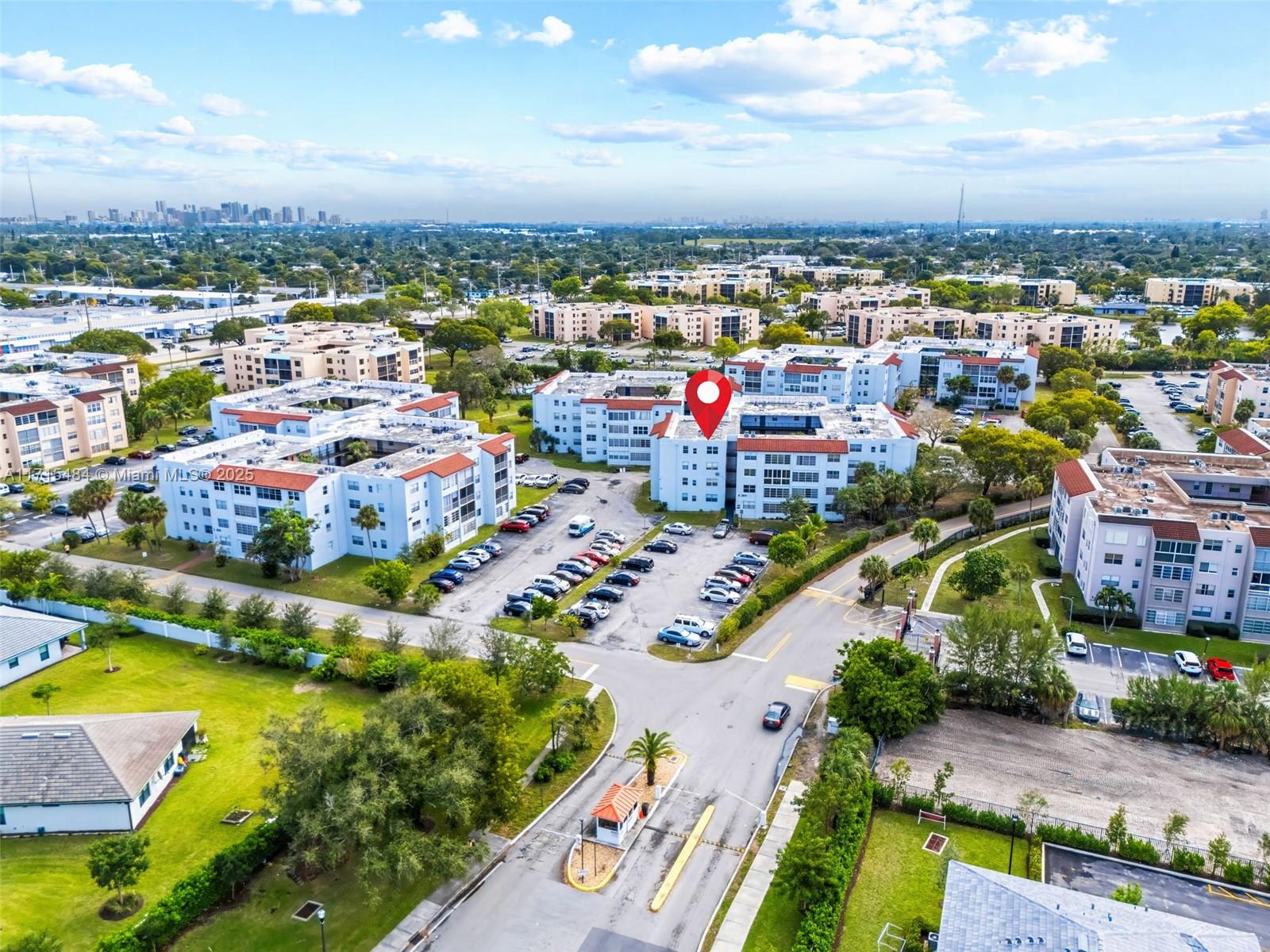 SOMERSET AT LAUDERDALE LA - Residential Lease