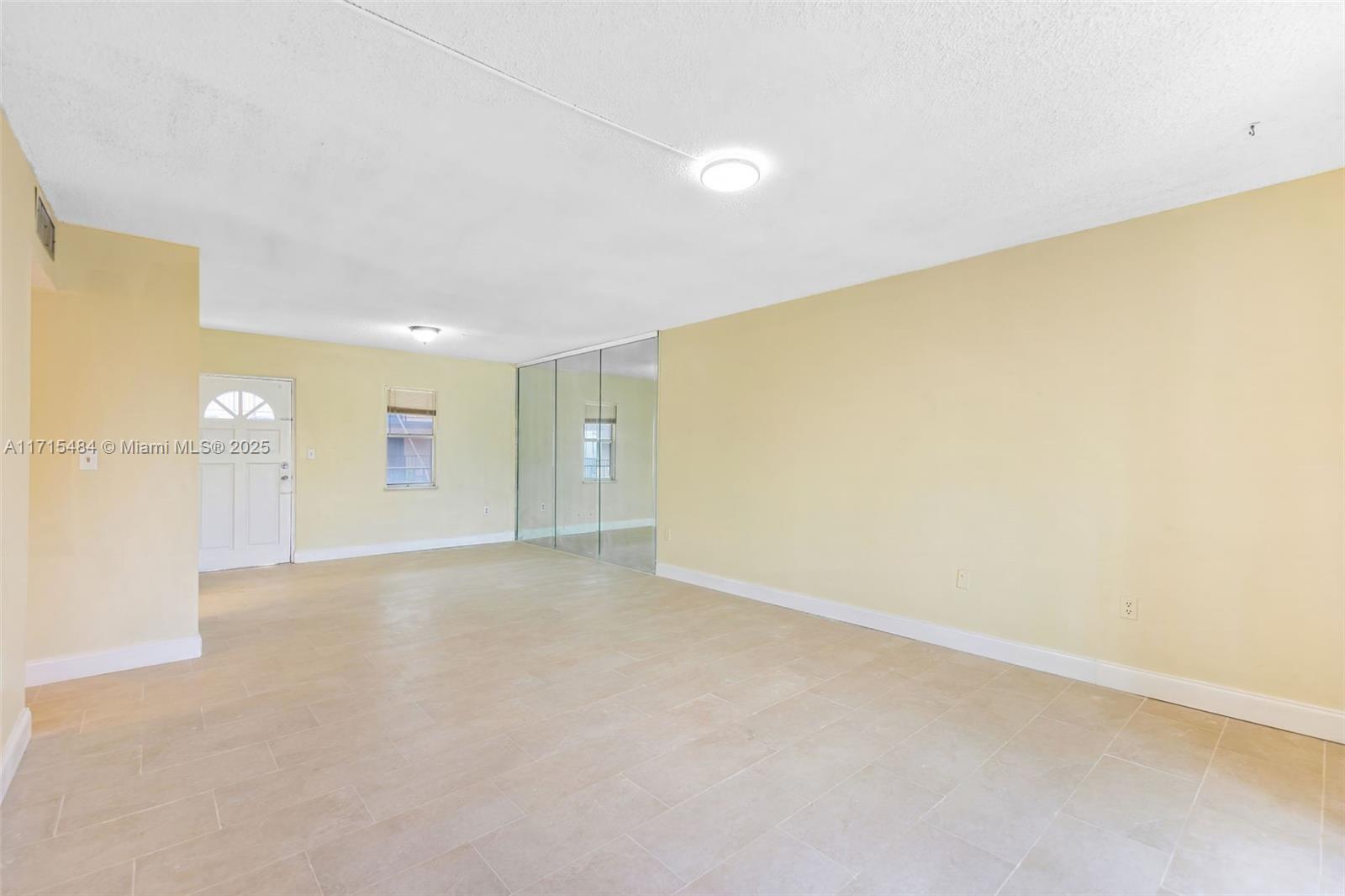 SOMERSET AT LAUDERDALE LA - Residential Lease