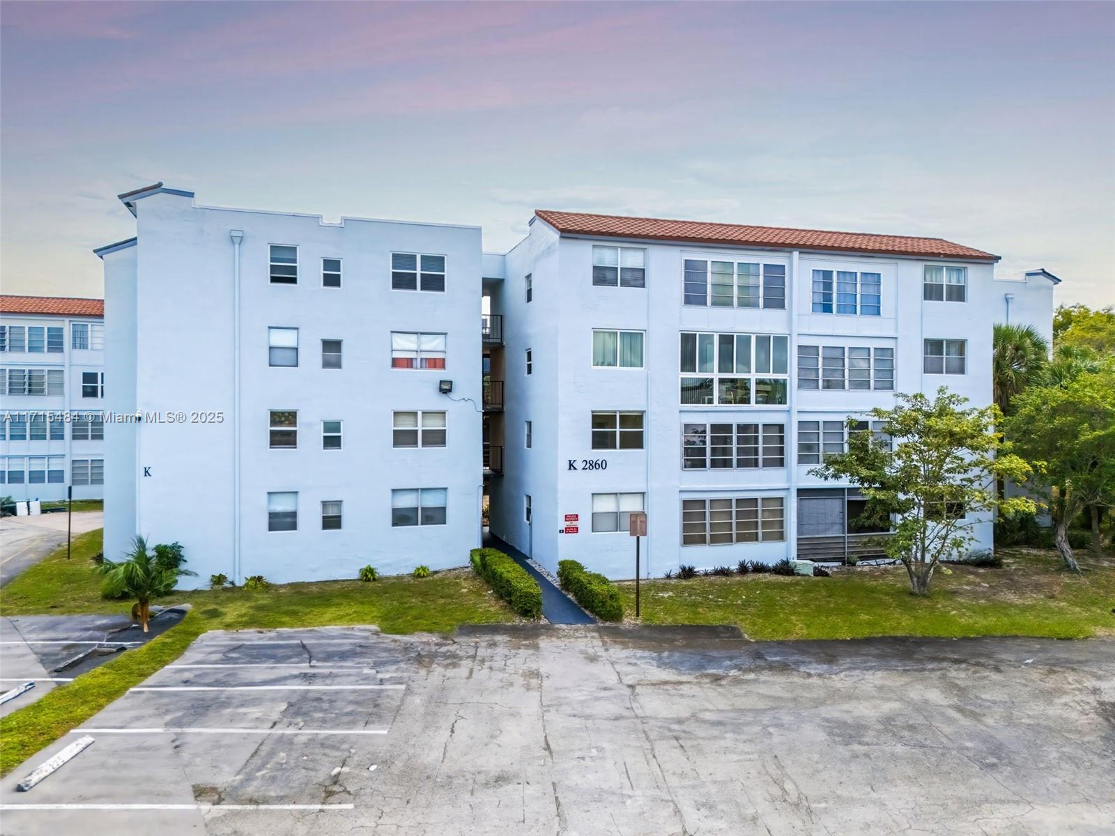 SOMERSET AT LAUDERDALE LA - Residential Lease