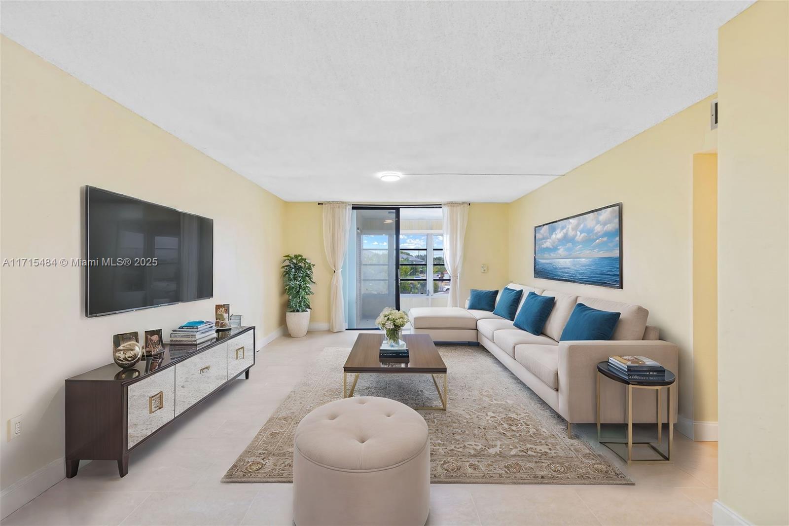 SOMERSET AT LAUDERDALE LA - Residential Lease