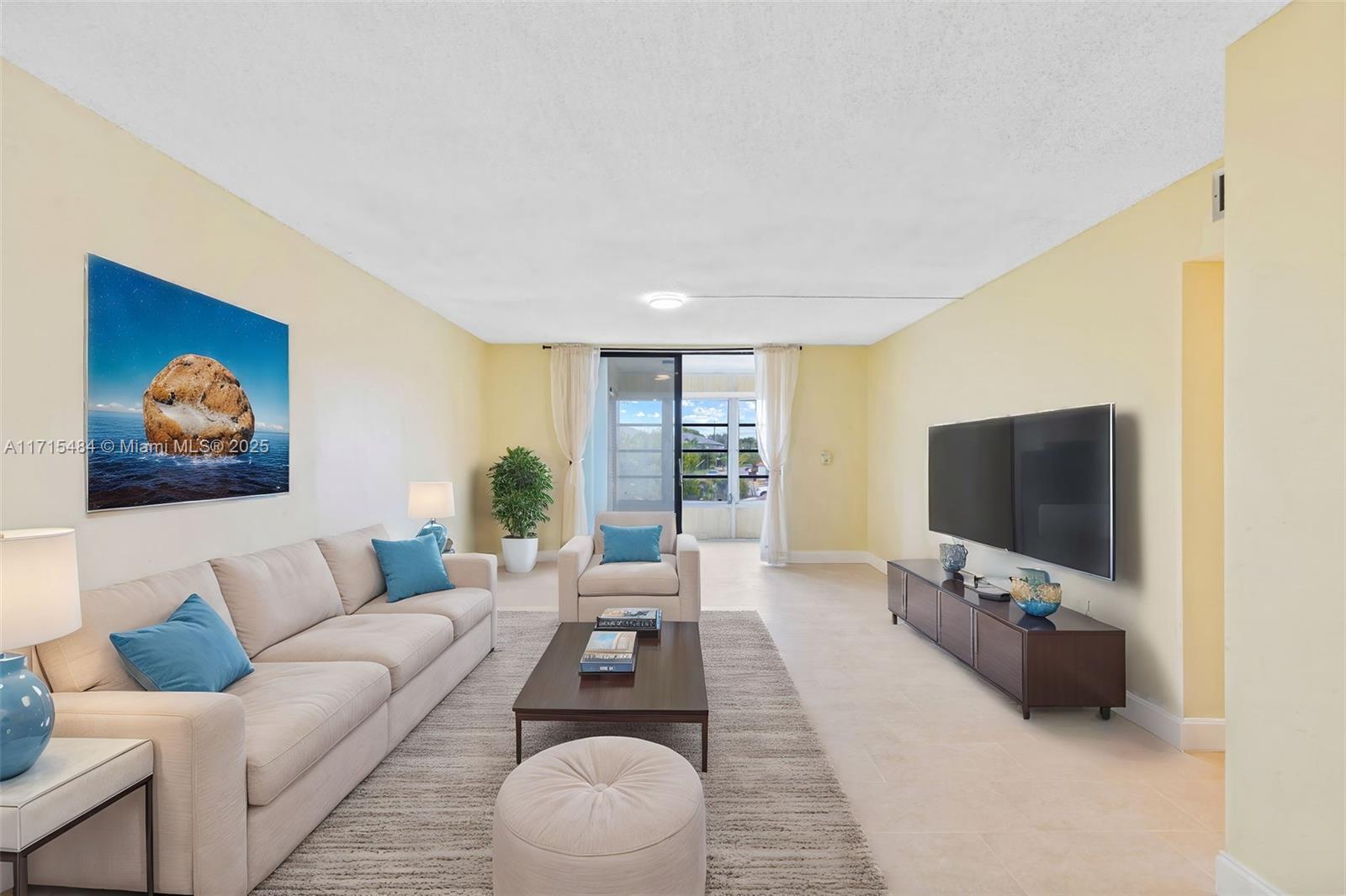 SOMERSET AT LAUDERDALE LA - Residential Lease