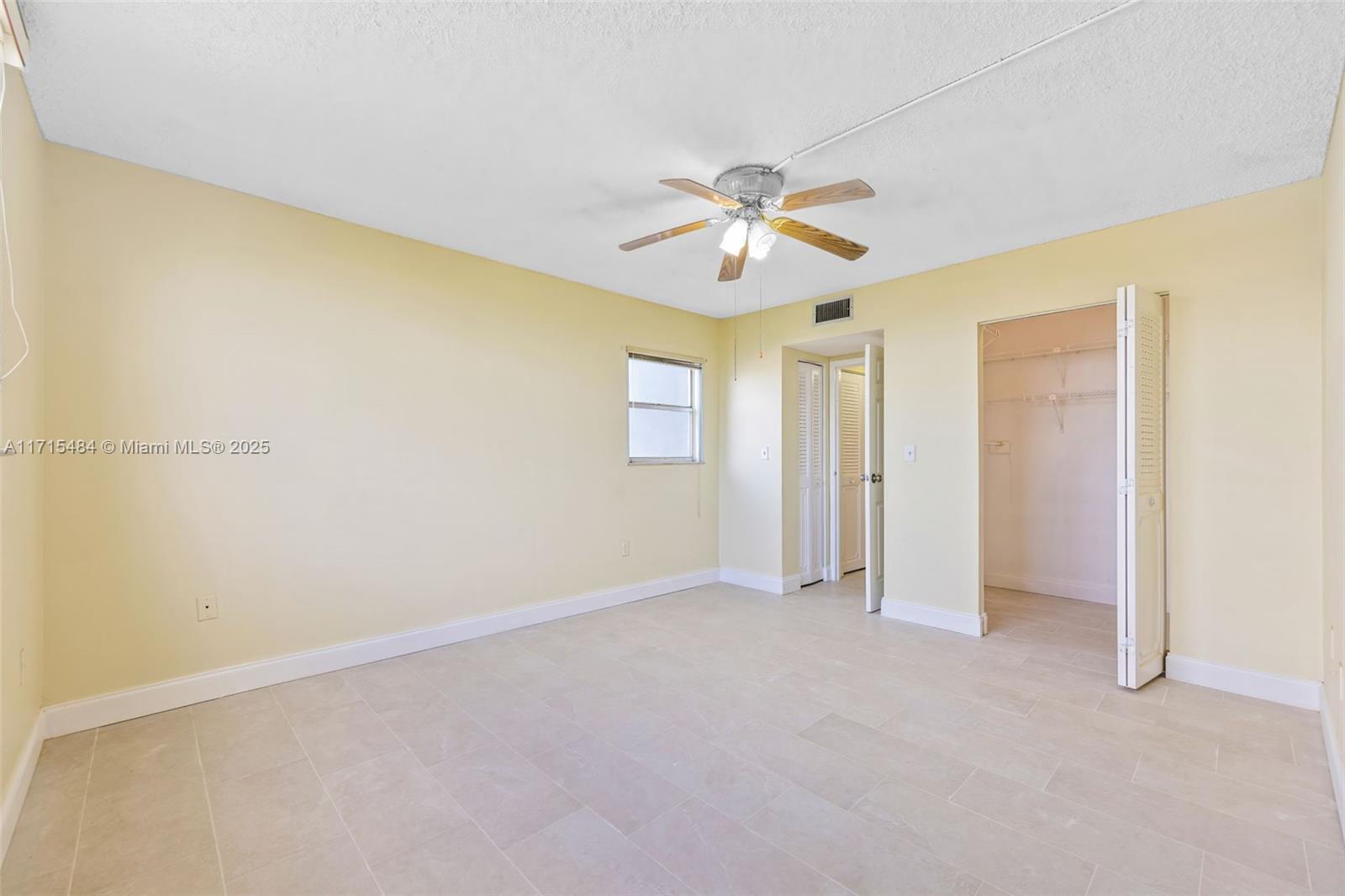 SOMERSET AT LAUDERDALE LA - Residential Lease