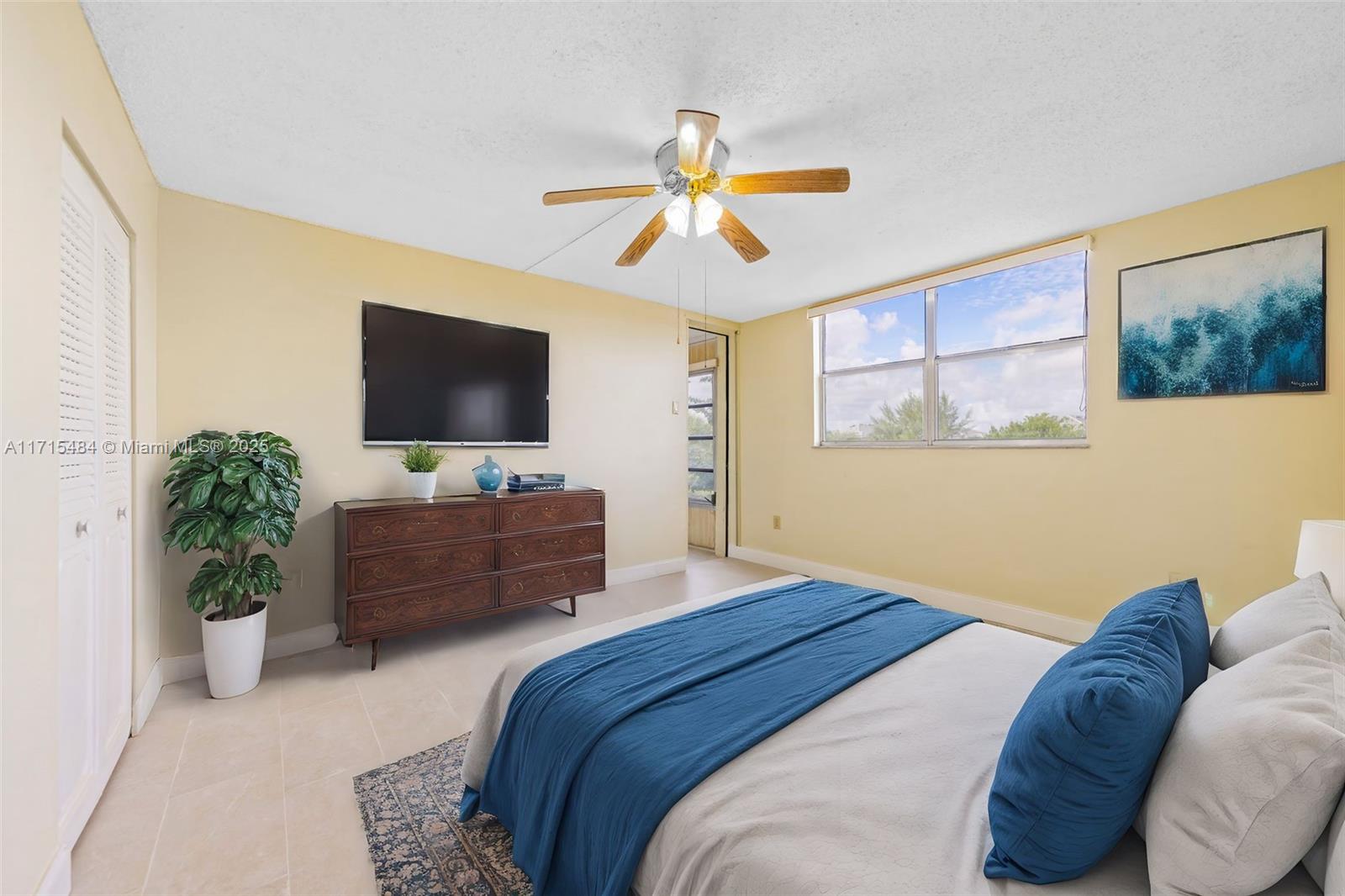 SOMERSET AT LAUDERDALE LA - Residential Lease