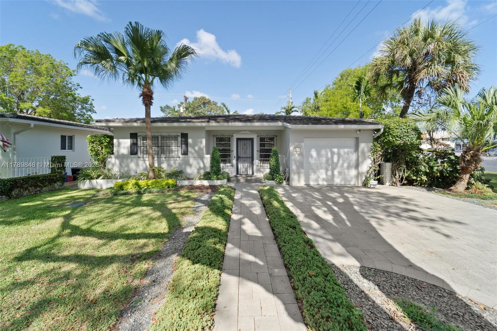 810 Madrid St, Coral Gables, Broward County, Florida - 2 Bedrooms  
1 Bathrooms - 