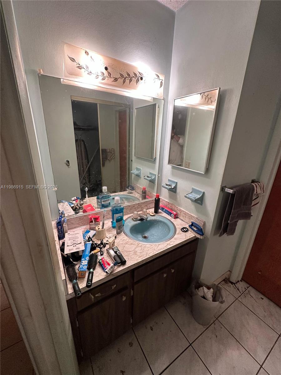 DANIA HOMESITES - Residential