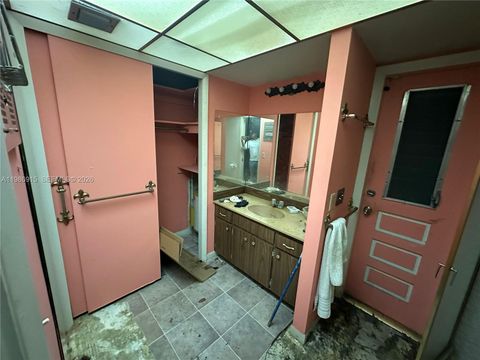 258 SW 8th St Dania Beach FL 33004