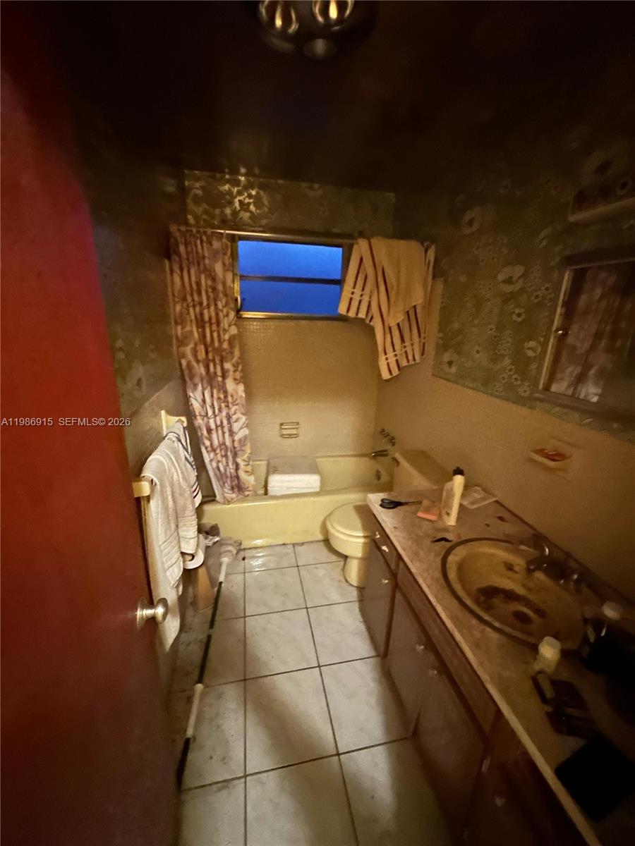 DANIA HOMESITES - Residential