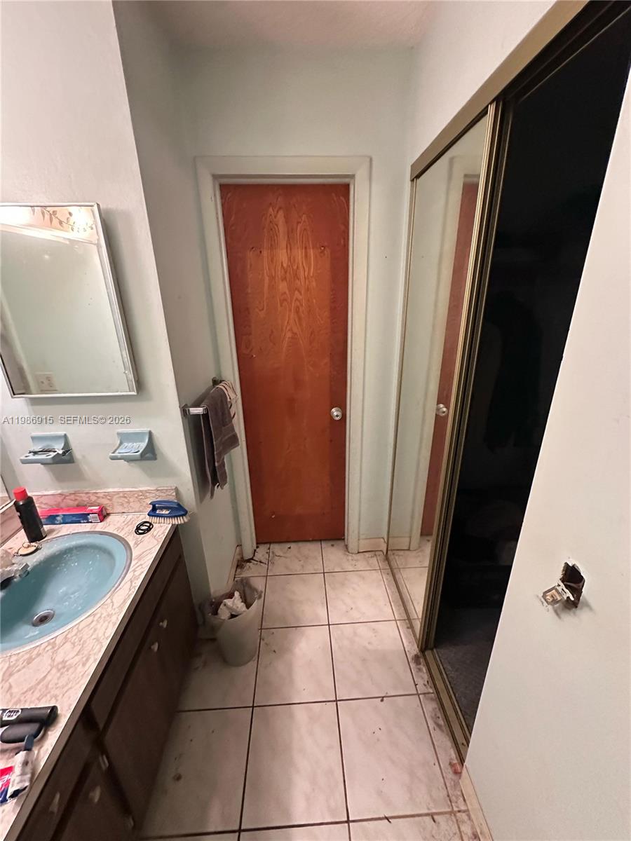 DANIA HOMESITES - Residential