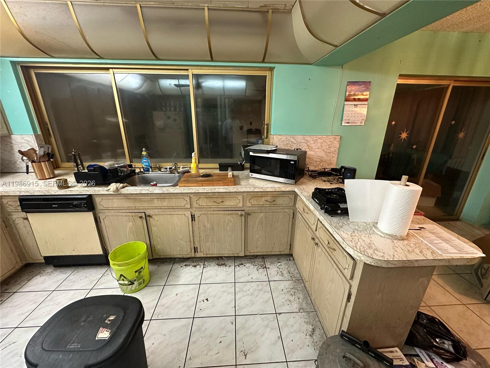 DANIA HOMESITES - Residential