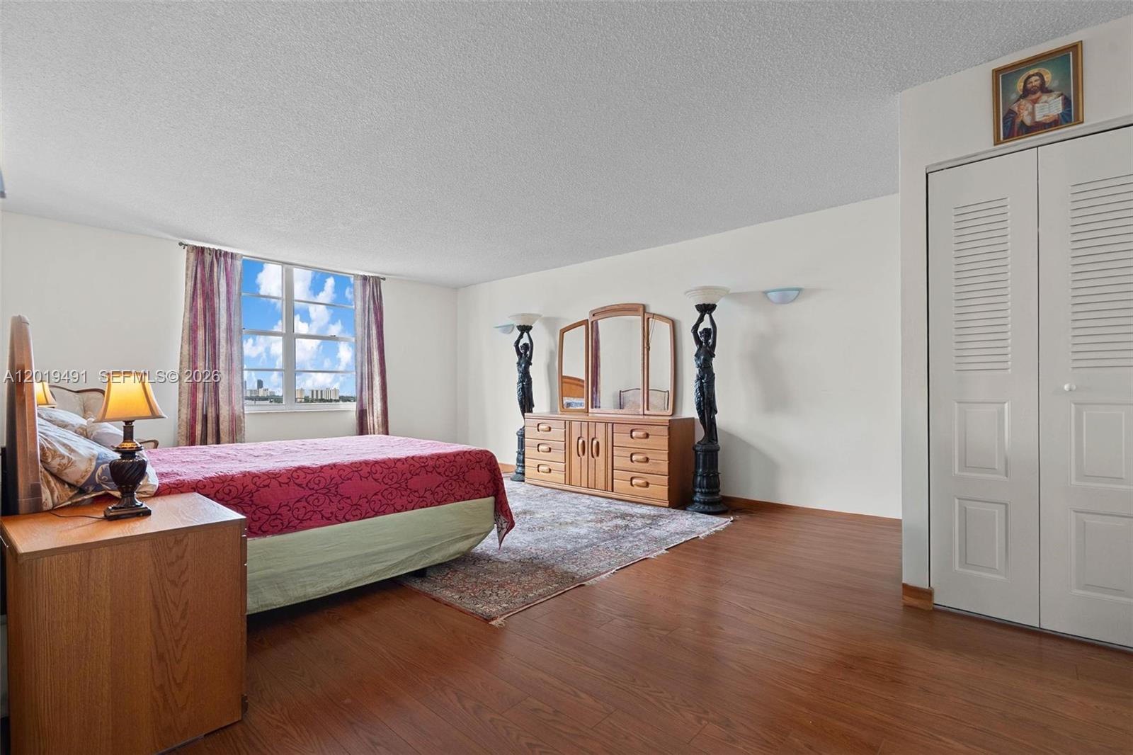 WINSTON TOWERS 500 CONDO - Residential
