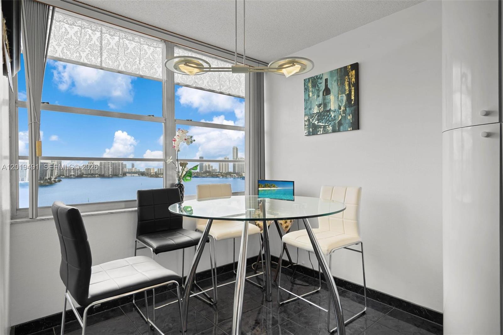 WINSTON TOWERS 500 CONDO - Residential