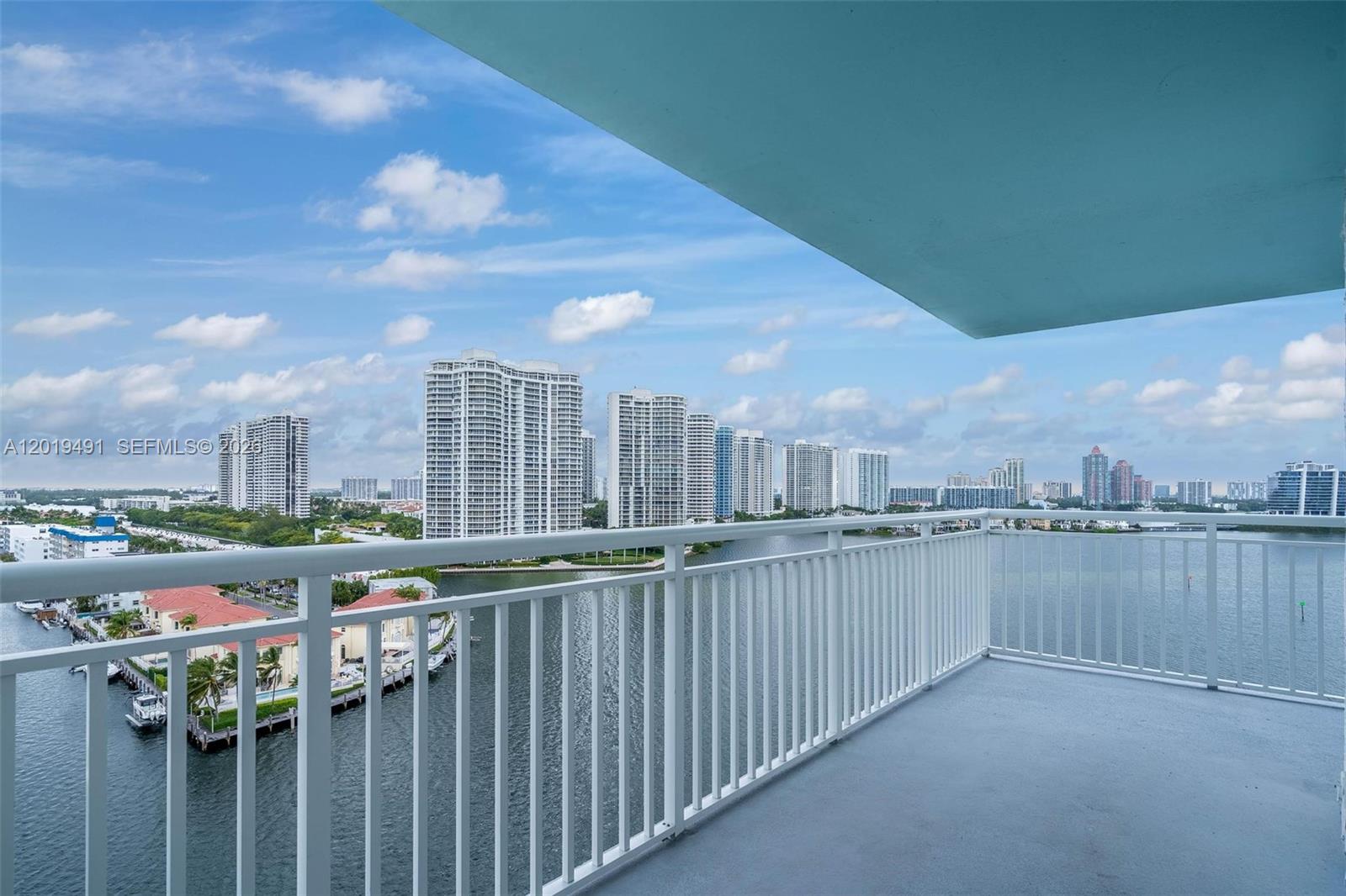 WINSTON TOWERS 500 CONDO - Residential