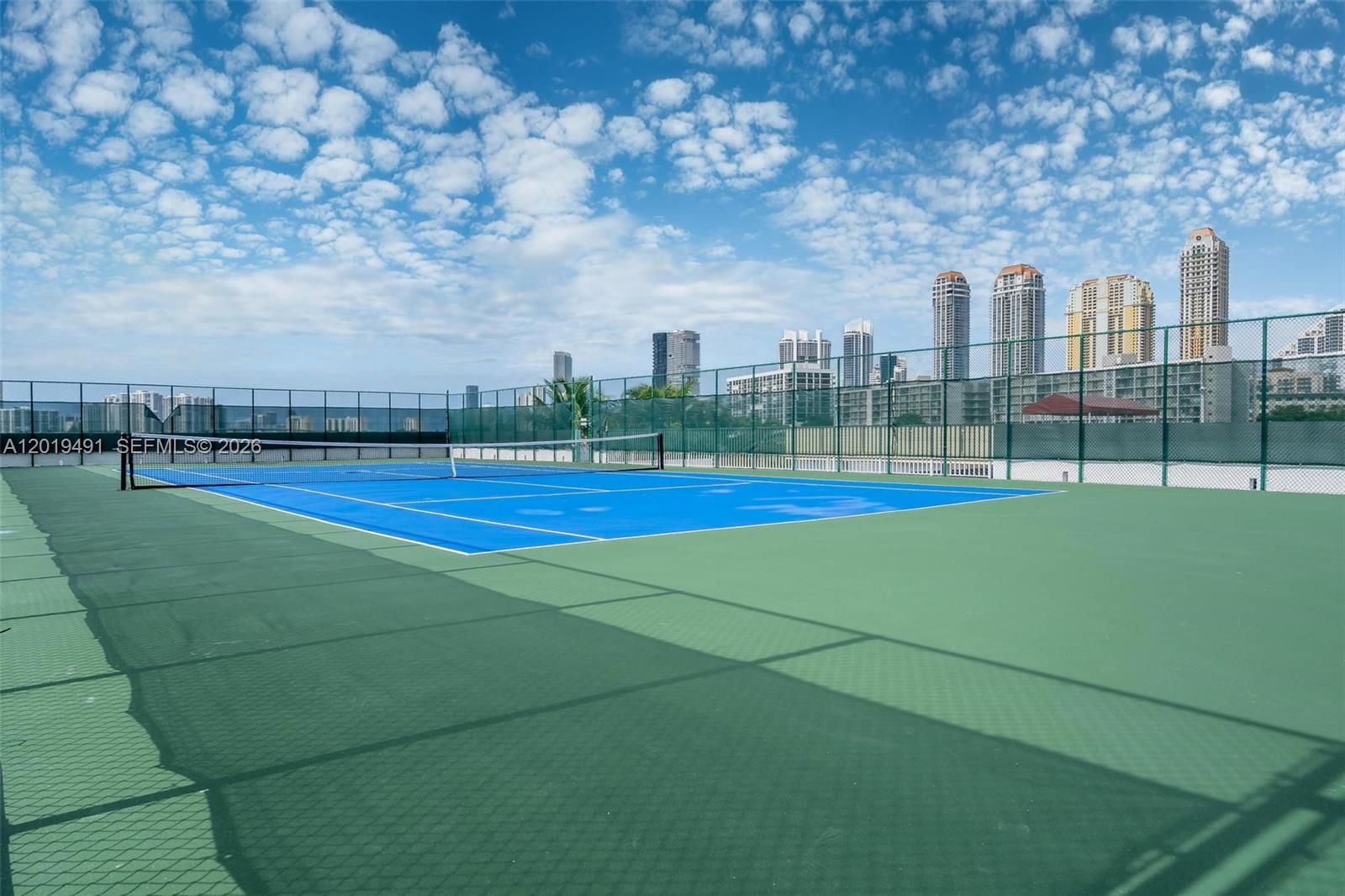 WINSTON TOWERS 500 CONDO - Residential