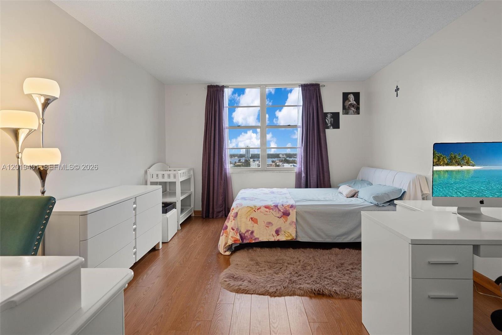 WINSTON TOWERS 500 CONDO - Residential