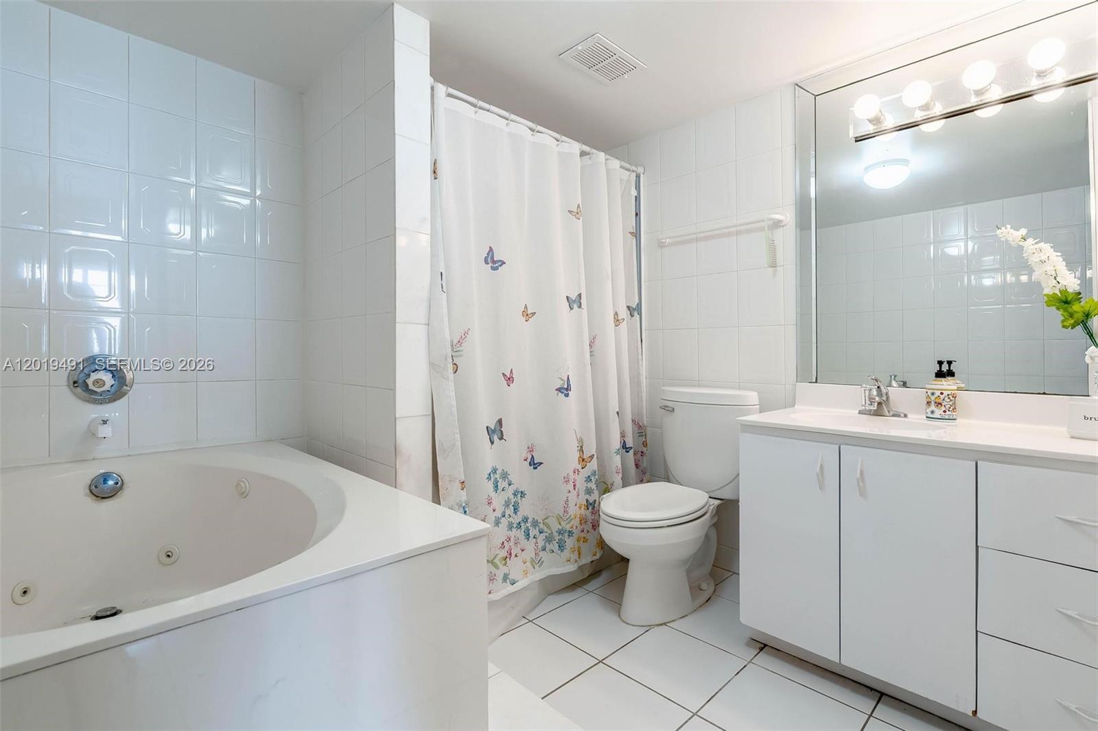 WINSTON TOWERS 500 CONDO - Residential