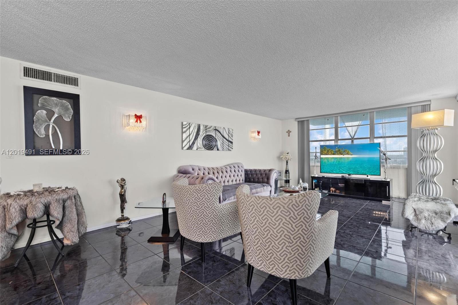 WINSTON TOWERS 500 CONDO - Residential
